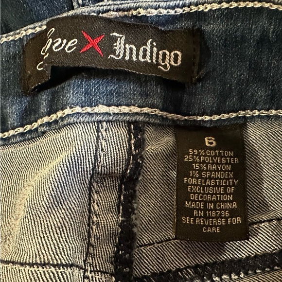 Love Indigo Blue Denim Shorts Size‎ 6 Cross Embroidery Rhinestones Cuffed - Picture 13 of 13